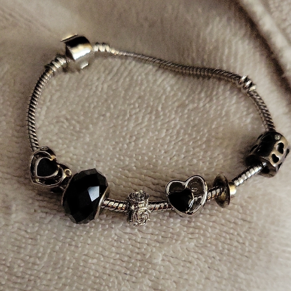 Designer Inspired Silver and Black Charms Bracelet NWOT $14 Discount Shipping